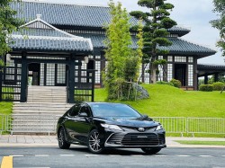 Bán ô tô Toyota Camry 2.0Q sản xuất năm 2022, màu đen, nhập khẩu nguyên chiếc, giá tốt