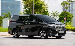 Cần bán Toyota Alphard sản xuất năm 2019, màu đen, nhập khẩu