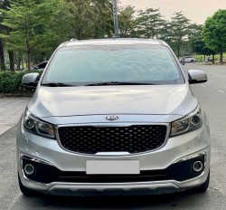 Cần bán Kia Sedona 2.2L DATH sản xuất 2018, màu bạc, giá 660tr