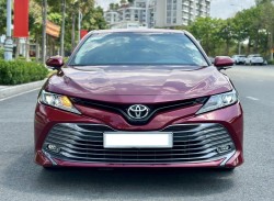 Cần bán Toyota Camry 2.0G sản xuất năm 2020, màu đỏ, nhập khẩu nguyên chiếc, giá 779tr