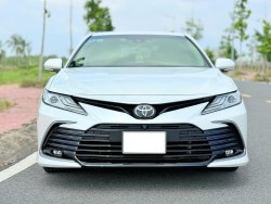 Bán Toyota Camry 2.5Q sản xuất năm 2024, màu trắng, xe nhập, giá 1.269tỉ