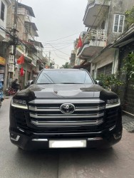 Cần bán Toyota Land Cruiser LC300 năm 2024 CHẠY 8nghìn lên ful trung đông