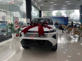 Bán ô tô Toyota Hilux Standard 2.8L 4x2 MT - 2026 - xe mới