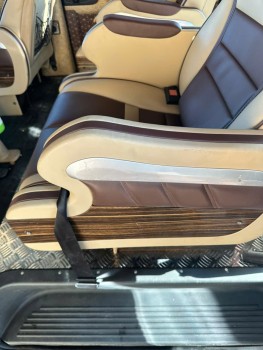 Hyundai Starex 6 Chỗ Limousine – Xe Con Không Niên Hạn – Cực Hiếm