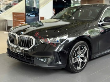 Bán ô tô BMW 5 Series 520i - 2026 - xe mới