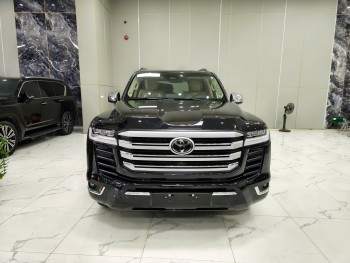 Bán ô tô Toyota Land Cruiser LC300 năm sản xuất 2026, màu đen, nhập khẩu nguyên chiếc