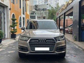 Cần bán xe Audi Q7 2.0 AT sản xuất 2017, màu xám, xe nhập
