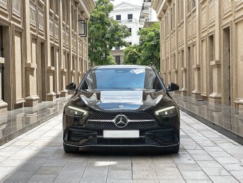 Bán Mercedes-Benz C class C300 AMG CBU năm 2023, màu đen, nhập khẩu giá cạnh tranh