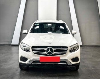 Bán Mercedes-Benz GLC-Class 250 4Matic năm sản xuất 2018, màu trắng