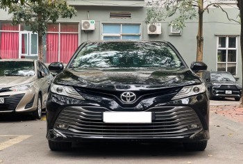 Cần bán Toyota Camry 2.5Q sản xuất 2020, màu đen, xe nhập giá cạnh tranh