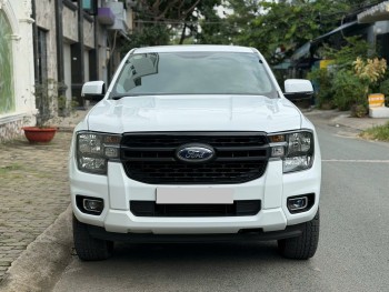 Cần bán xe Ford Ranger XLS 2.0L 4x2 AT sản xuất 2023, màu trắng, giá 529tr
