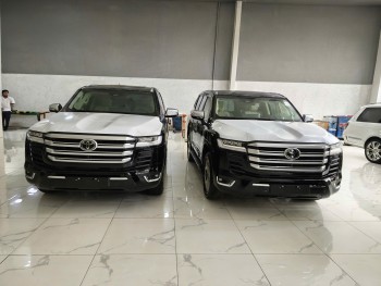 Bán Toyota Land Cruiser LC300 sản xuất 2026, màu đen, nhập khẩu nguyên chiếc, giá tốt