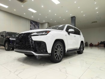 Cần bán Lexus LX 600 Fsport năm 2023, xe rất mới chạy 4v Km