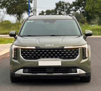 Cần bán xe Kia Carnival Signature 2.2D Full dầu sản xuất năm 2024, màu xanh lục
