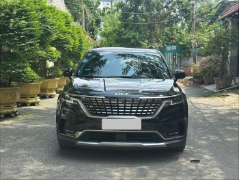 Cần bán Kia Carnival Signature 2.2D sản xuất năm 2024, màu đen, giá tốt