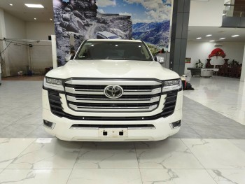 Bán ô tô Toyota Land Cruiser LC300 sản xuất 2023,xe đi hơn 2 vạn lên ful