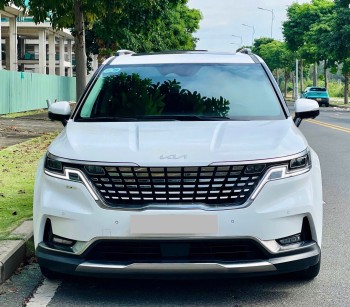 Bán ô tô Kia Carnival Signature 2.2D năm 2023, màu trắng, giá 1.08tỉ