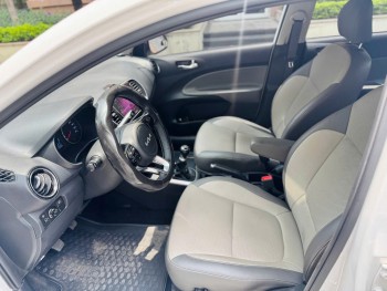 Chính Chủ Bán Kia Soluto Deluxe Số Sàn – Giá 250 Triệu