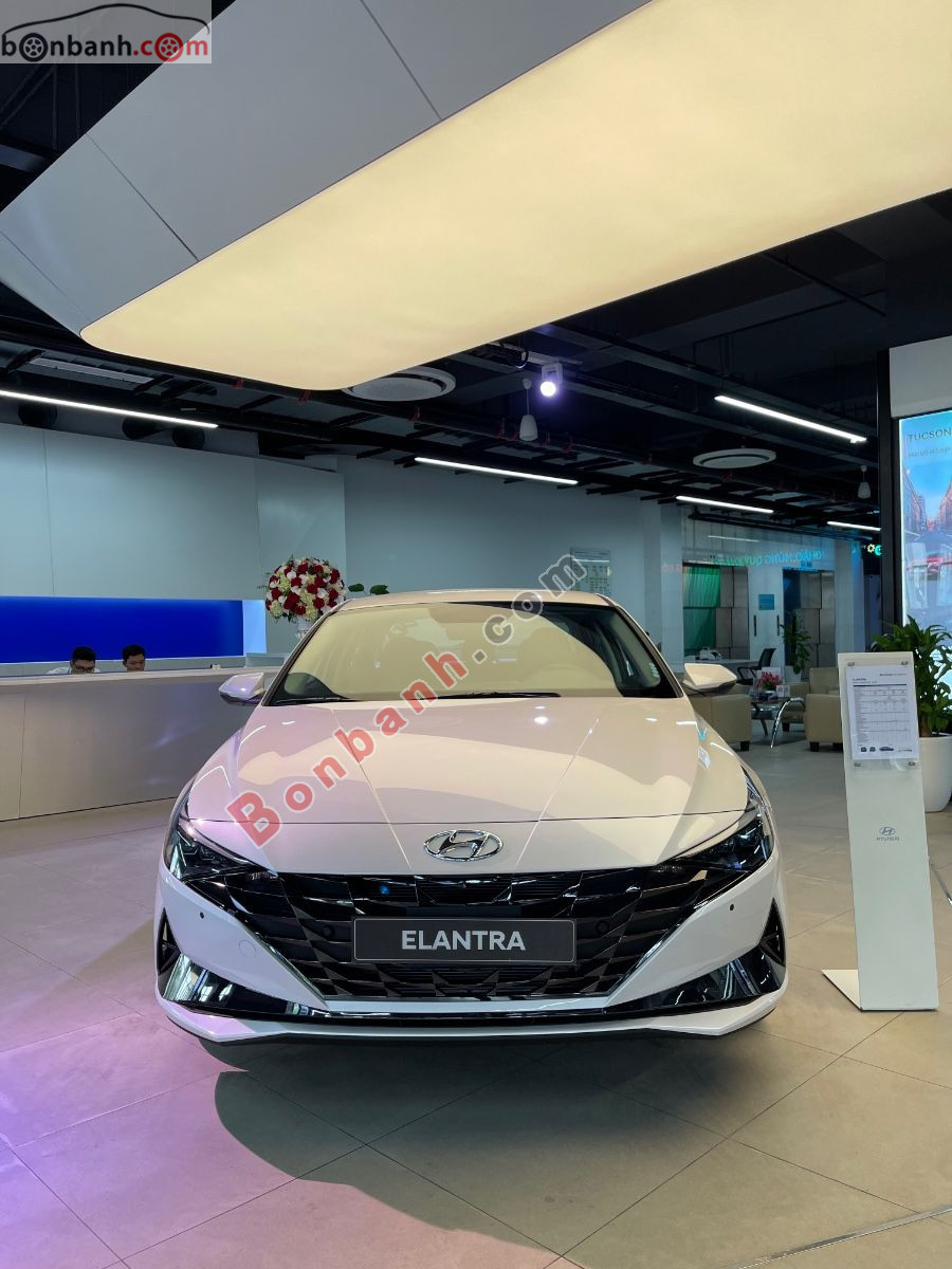 Bán ô tô Hyundai Elantra 2.0 AT Cao cấp - 2024 - xe mới