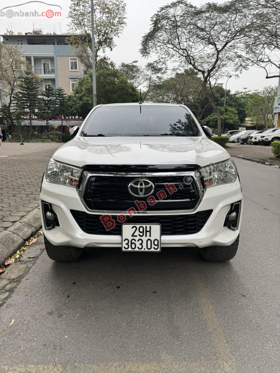 Bán ô tô Toyota Hilux 2.4E 4x2 AT - 2018 - xe cũ