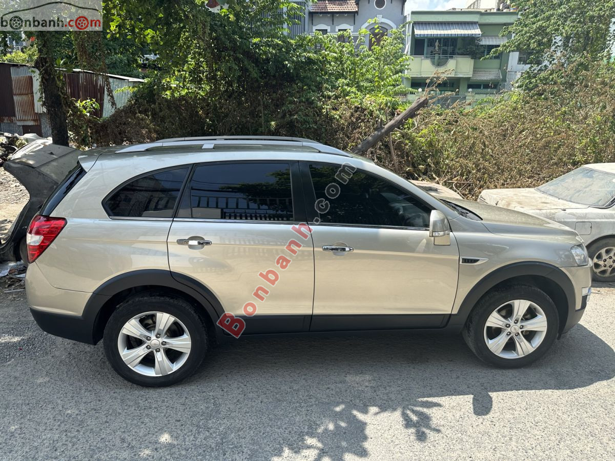 Bán ô tô Chevrolet Captiva LT 2.4 MT - 2012 - xe cũ