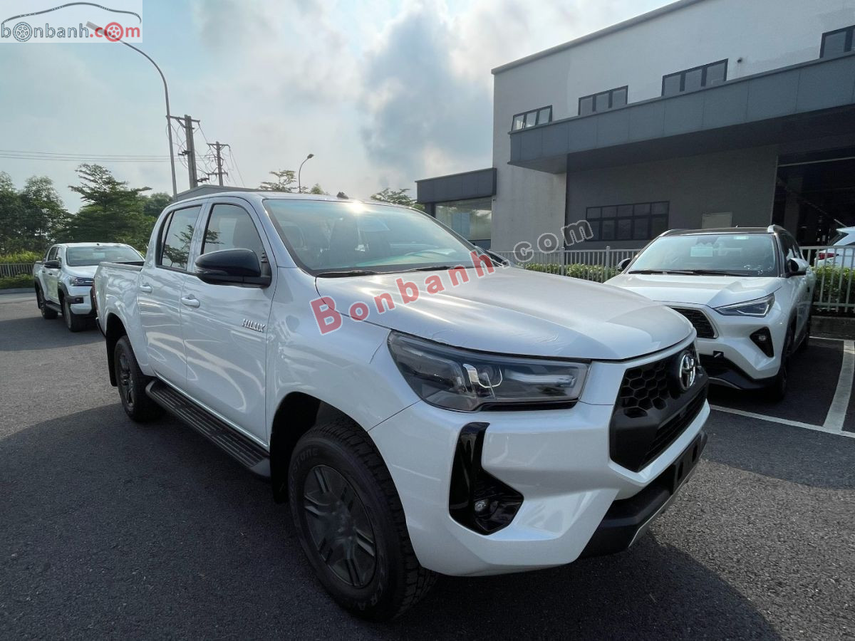 Bán ô tô Toyota Hilux 2.4L 4x2 AT - 2024 - xe mới