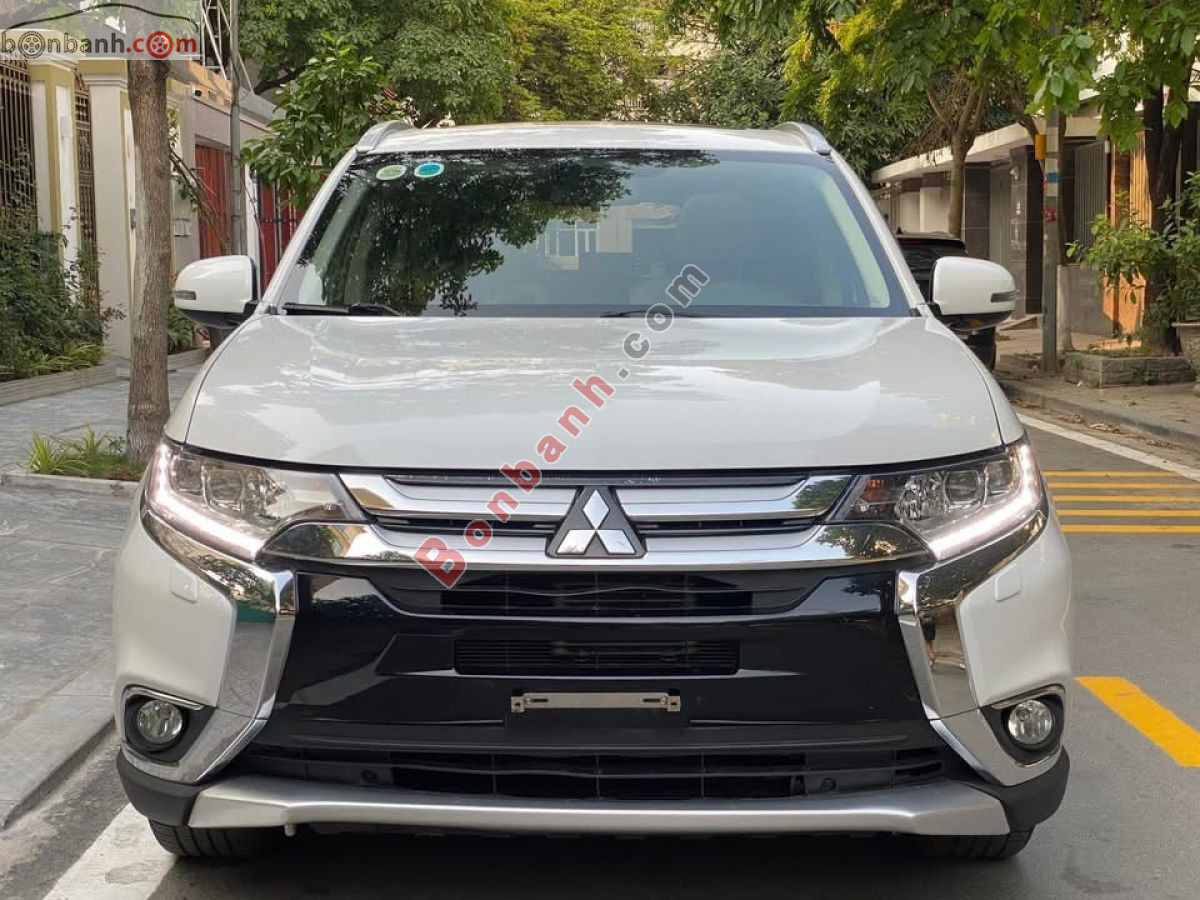 Bán ô tô Mitsubishi Outlander 2.0 CVT Premium - 2018 - xe cũ