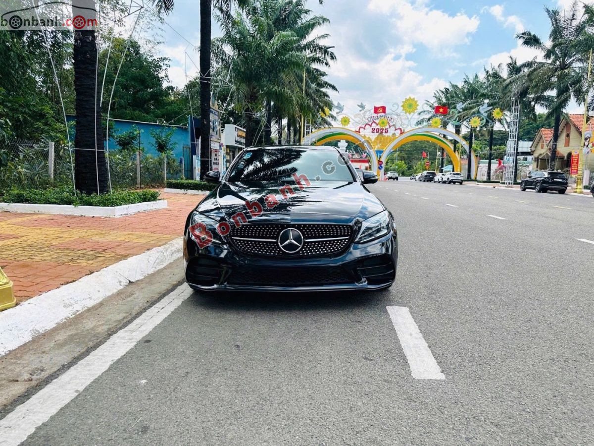 Bán ô tô Mercedes Benz C class C300 AMG - 2019 - xe cũ
