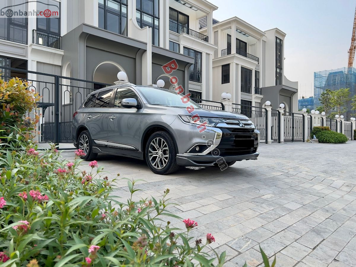 Bán ô tô Mitsubishi Outlander 2.0 CVT - 2016 - xe cũ