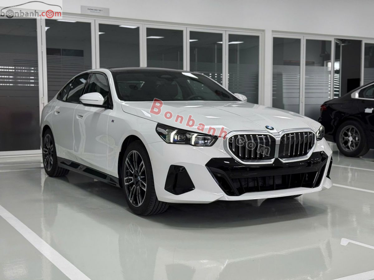 Bán ô tô BMW 5 Series 530i M Sport - 2025 - xe mới