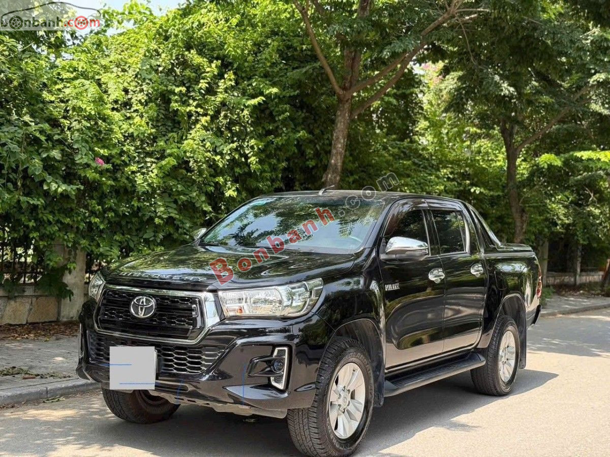 Bán ô tô Toyota Hilux 2.4E 4x2 AT - 2020 - xe cũ