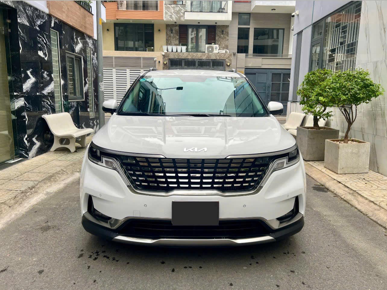 Bán ô tô Kia Carnival Premium 2.2D 7S năm 2023, màu trắng