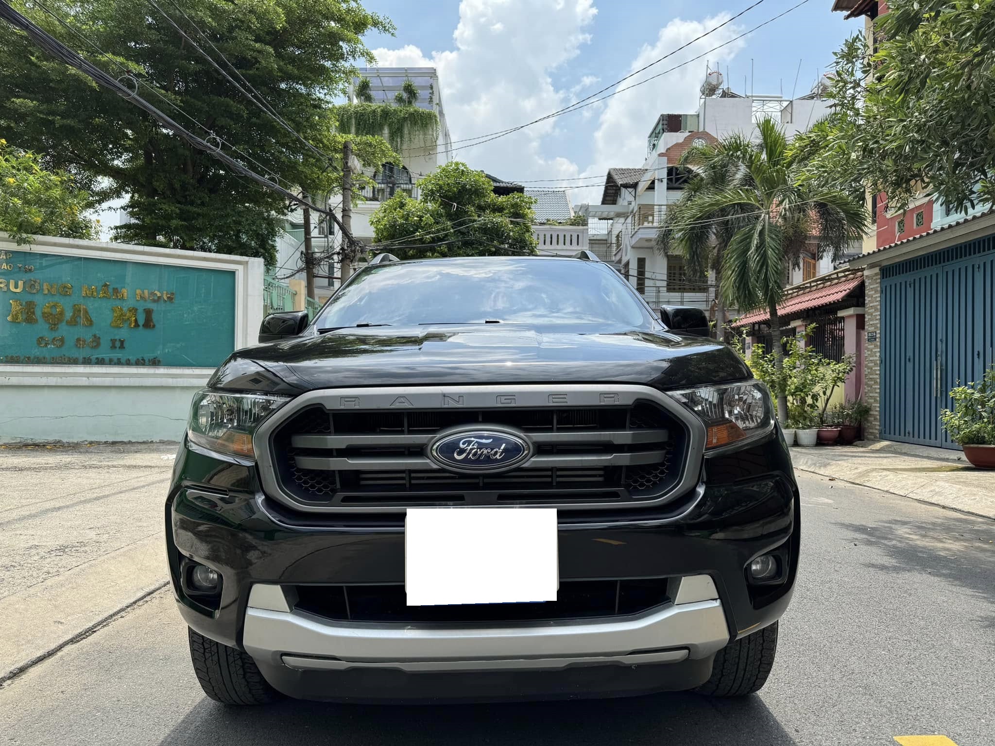 Cần bán xe Ford Ranger XLS 2.2L 4x2 AT năm sản xuất 2020, màu đen, xe nhập, 515tr