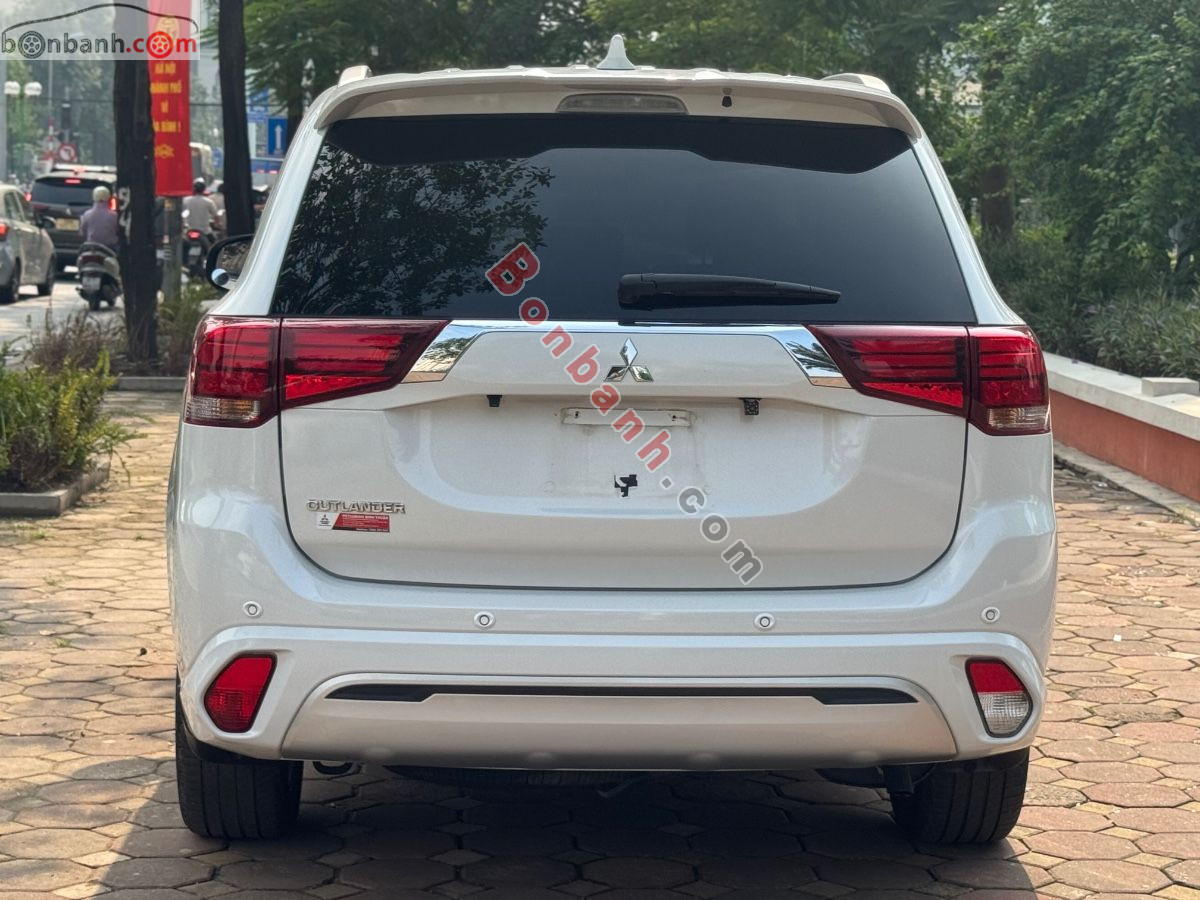 Bán ô tô Mitsubishi Outlander 2.0 CVT - 2022 - xe cũ