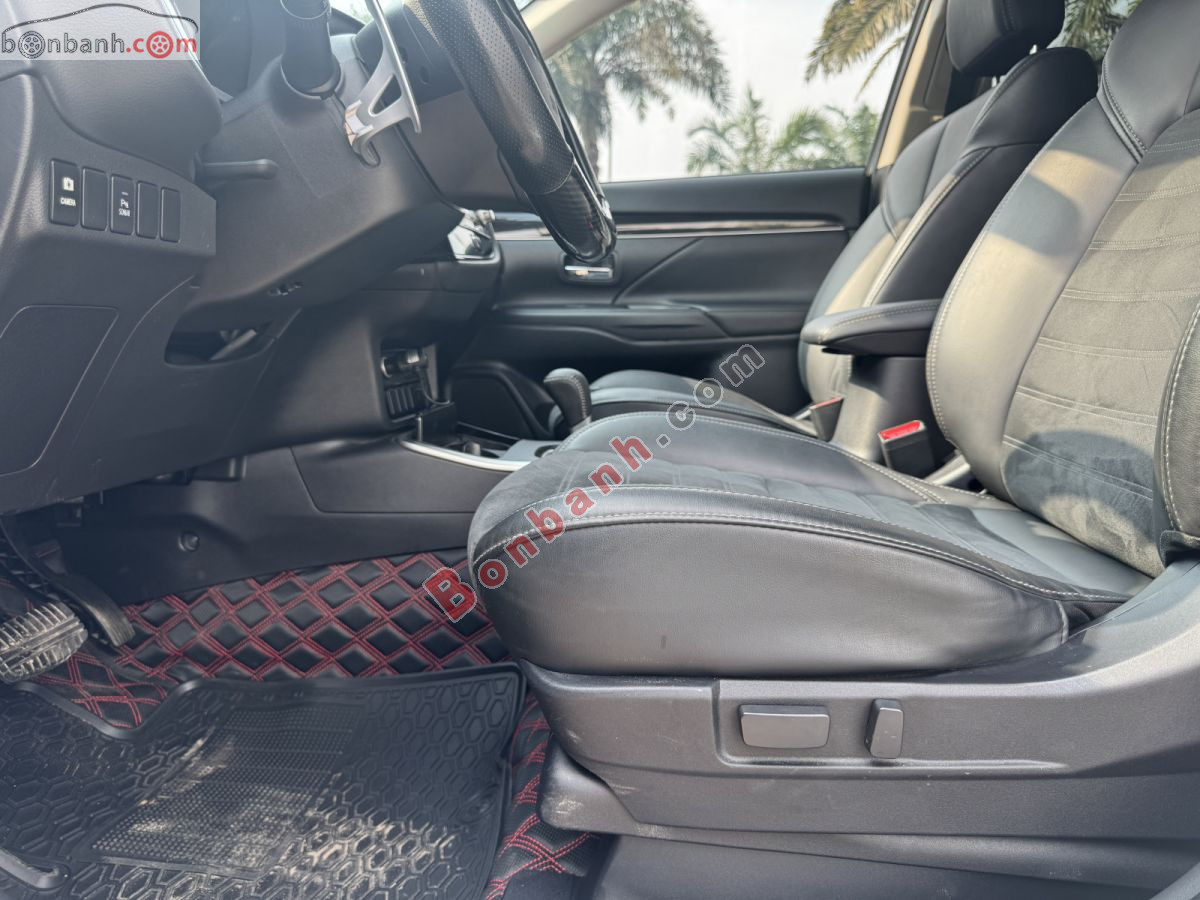 Bán ô tô Mitsubishi Outlander 2.0 CVT - 2022 - xe cũ