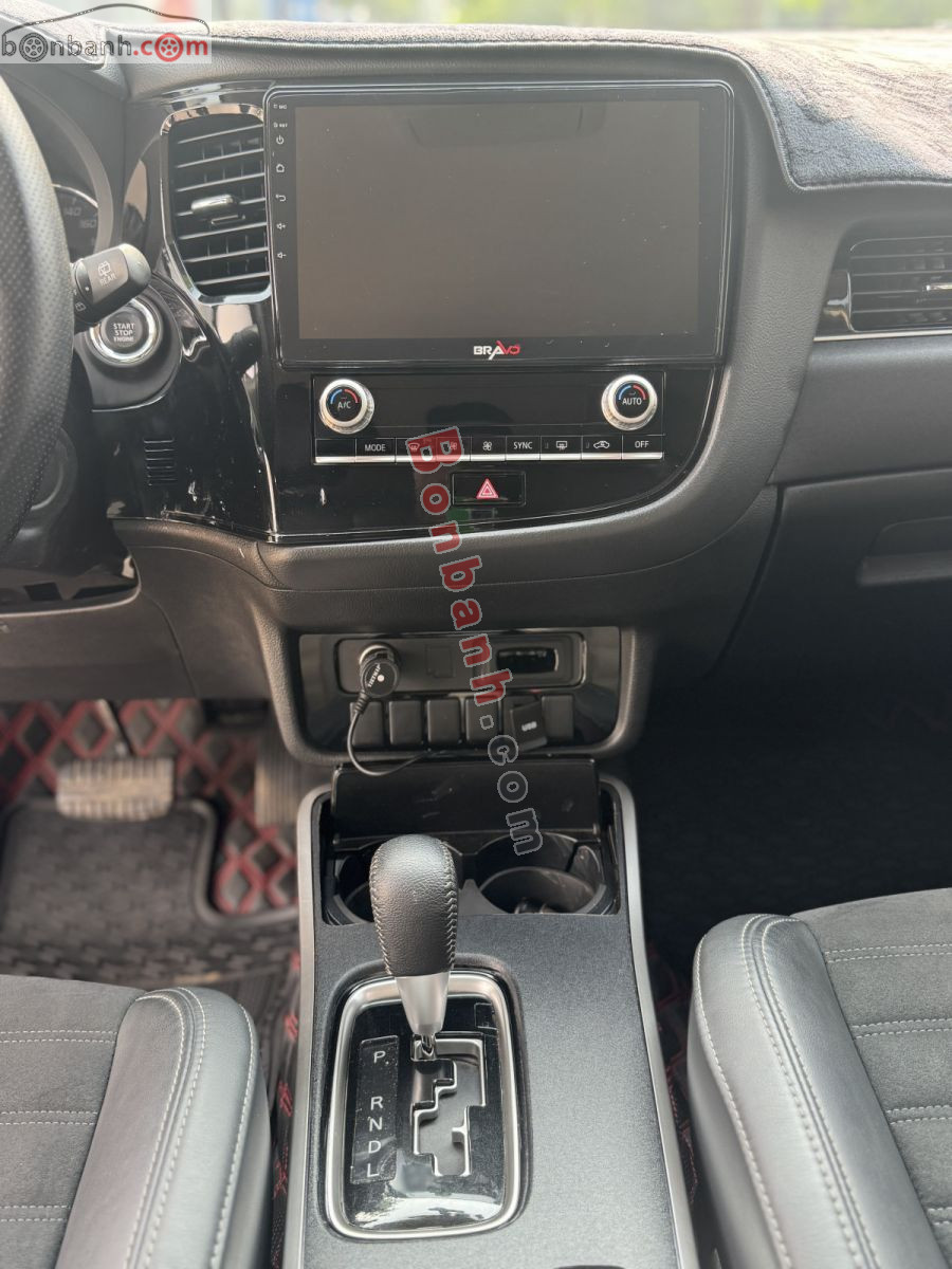 Bán ô tô Mitsubishi Outlander 2.0 CVT - 2022 - xe cũ