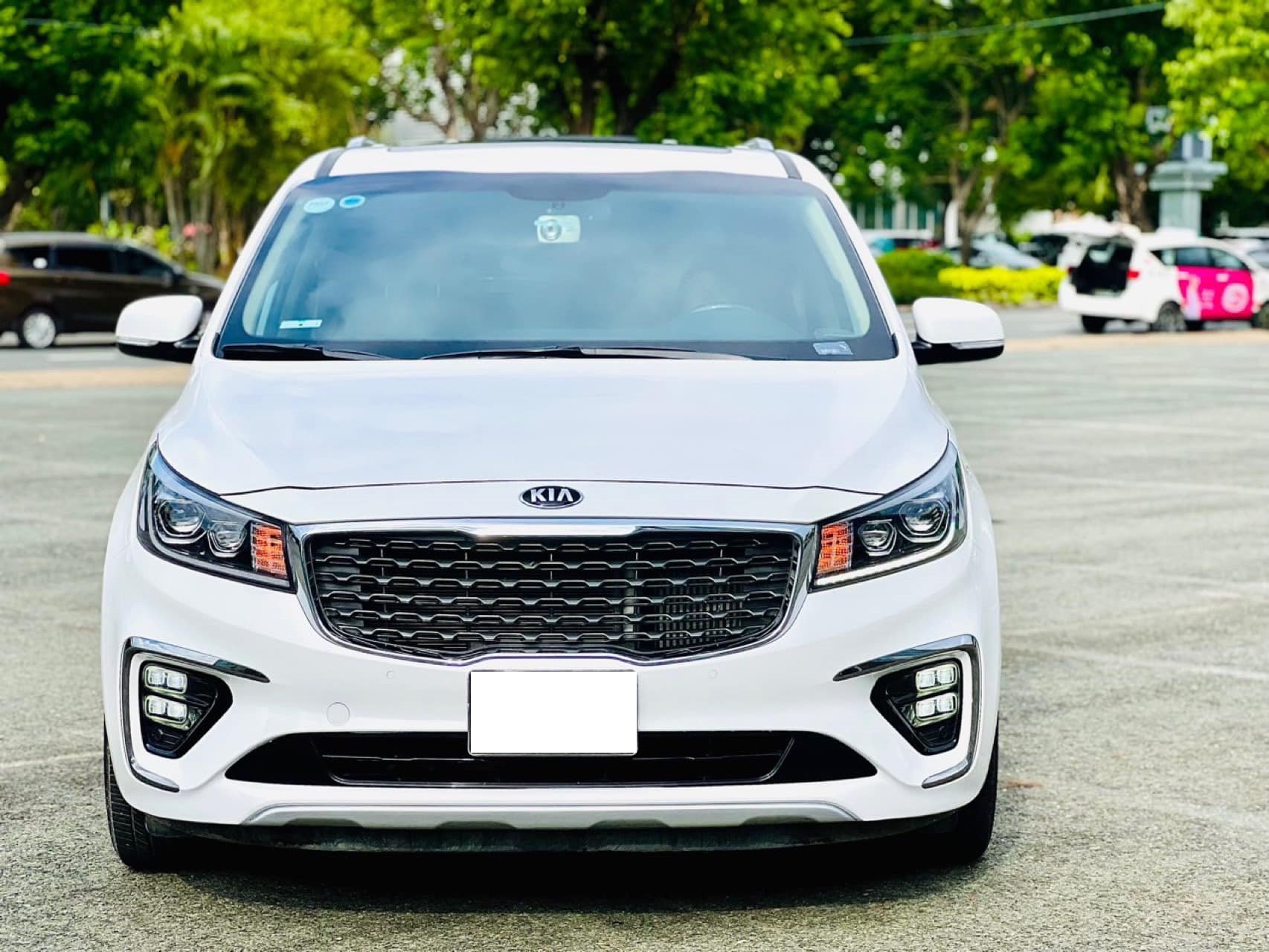 Cần bán Kia Sedona 3.3 GAT Premium năm sản xuất 2020, màu trắng, giá tốt