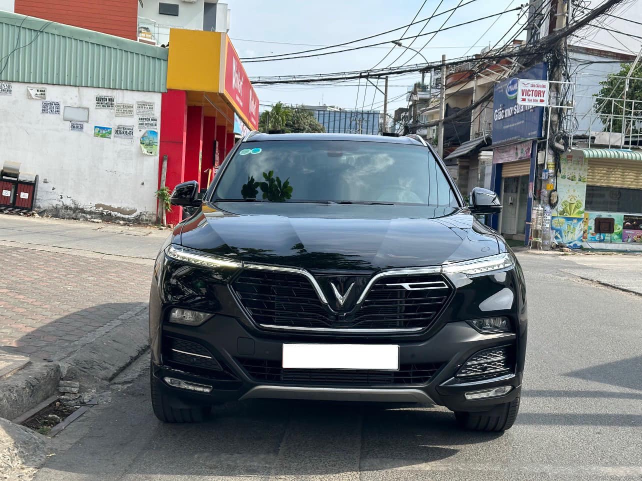 Bán VinFast LUX SA2.0 Plus năm sản xuất 2022, màu đen, 685tr