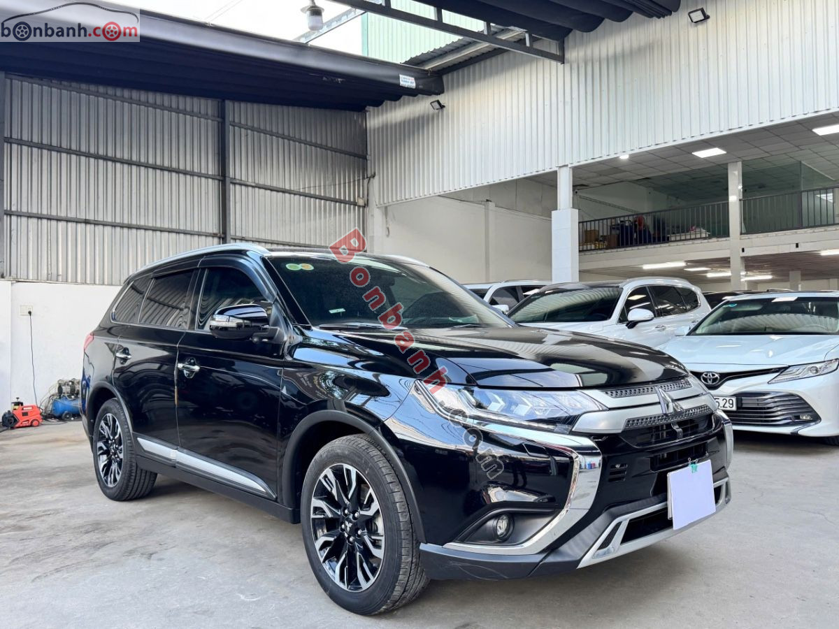 Bán ô tô Mitsubishi Outlander Premium 2.0 CVT - 2021 - xe cũ