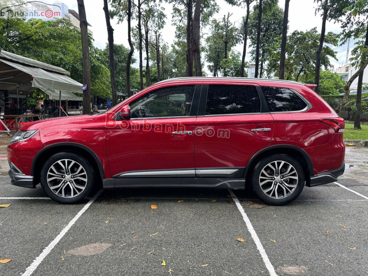 Bán ô tô Mitsubishi Outlander 2.0 CVT Premium - 2018 - xe cũ