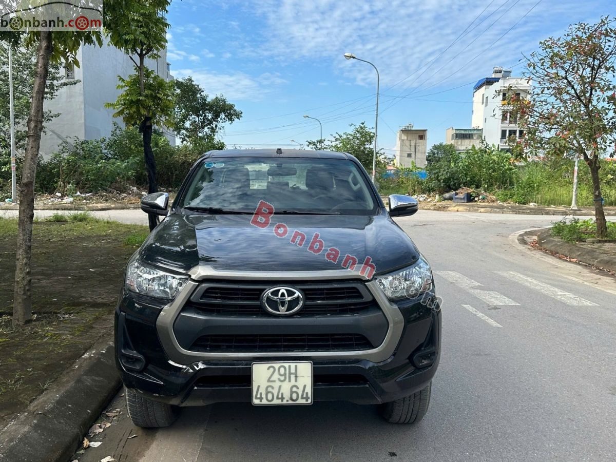 Bán ô tô Toyota Hilux 2.4E 4x2 AT - 2020 - xe cũ