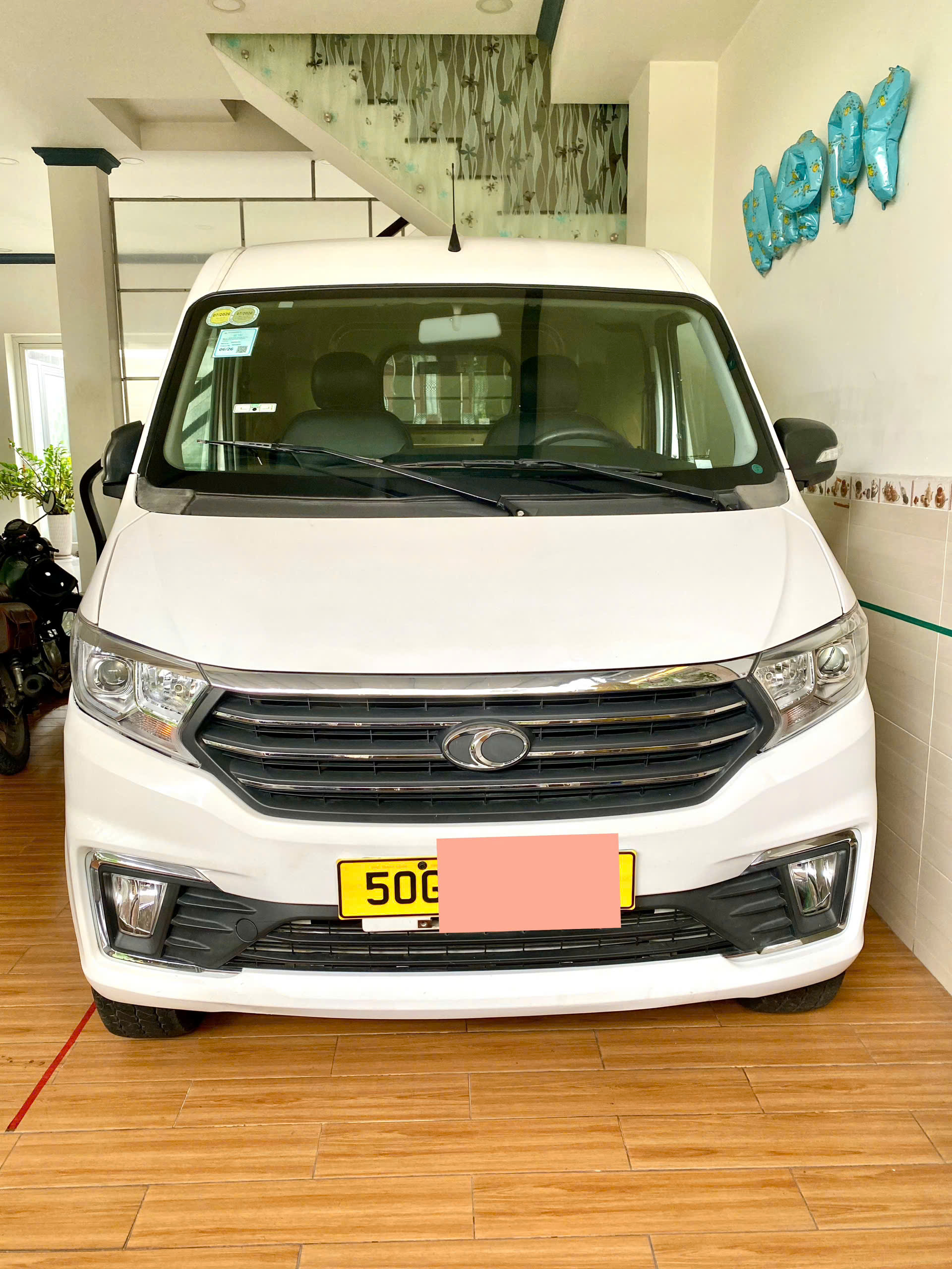 Xe tải van 945kg Thaco Frontier TF450V 2S sản xuất năm 2023, màu trắng