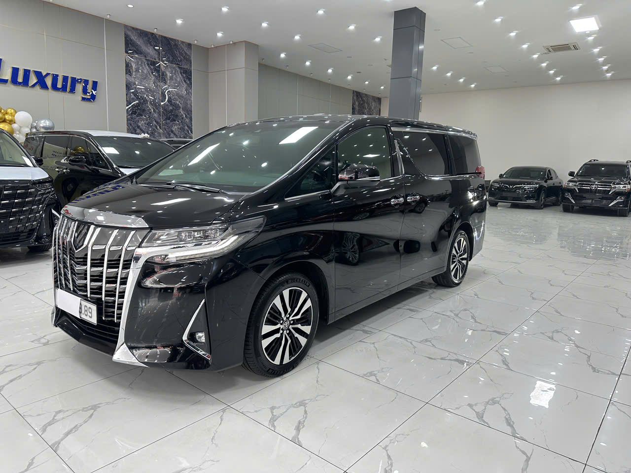 Bán ô tô Toyota Alphard Executive Lounge sản xuất năm 2021, màu đen, xe nhập