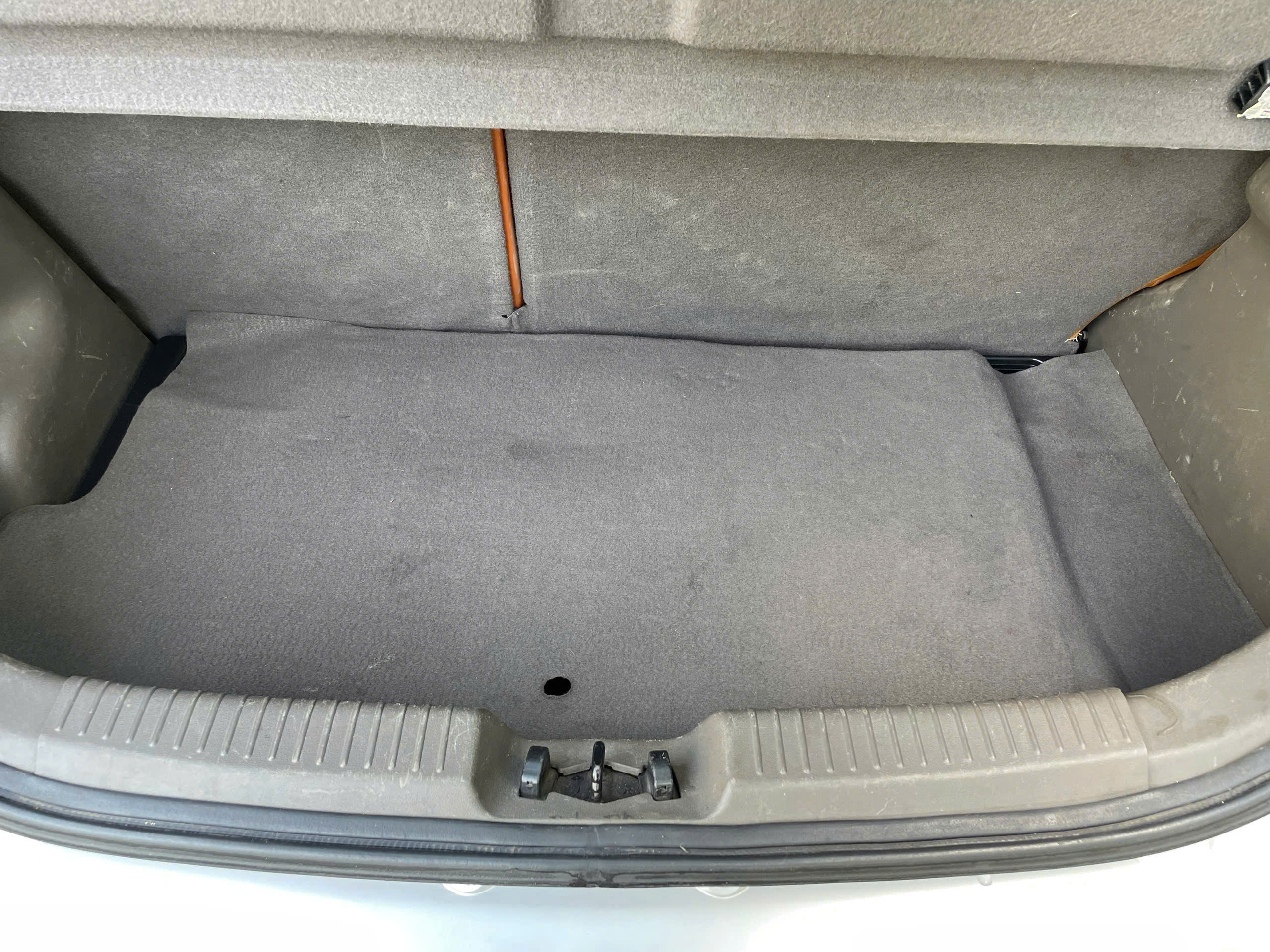 Bán ô tô Hyundai Grand i10 1.2 AT sản xuất 2011, màu bạc, nhập khẩu