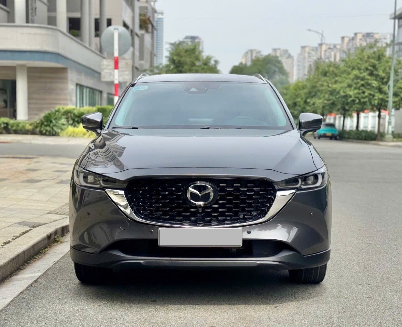 Cần bán xe Mazda CX5 Luxury 2.0 AT sản xuất năm 2024, màu xám (ghi)