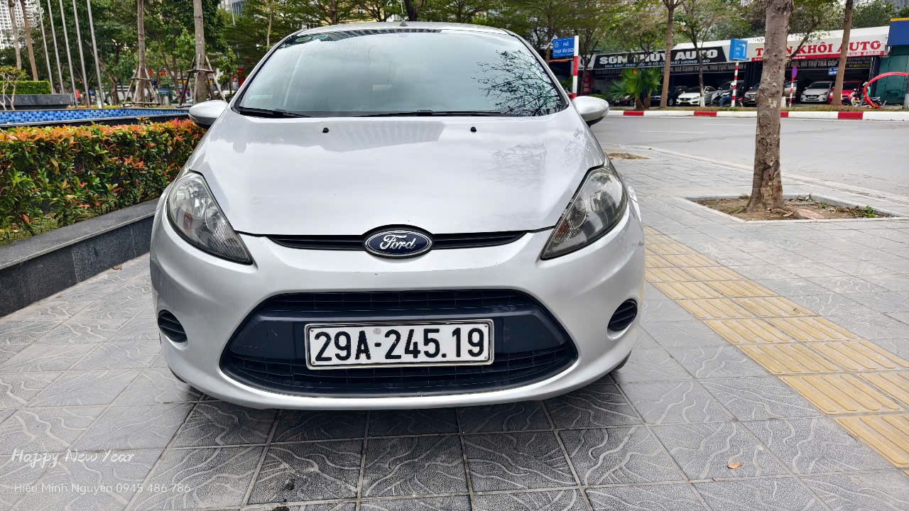 Chính chủ bán xe Ford Fiesta sản xuất năm 2011 số tự động