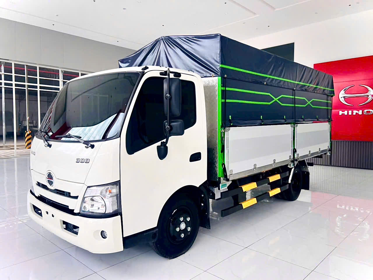 BÁN XE TẢI HINO XZU650L – ĐỜI 2025