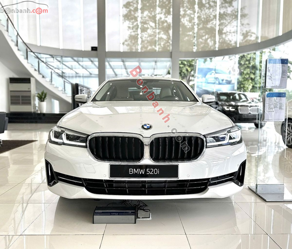 Bán ô tô BMW 5 Series 520i - 2023 - xe mới