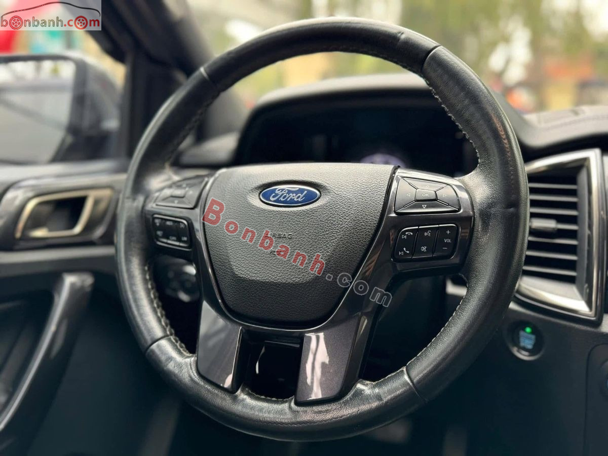 Bán ô tô Ford Everest Titanium 2.0L 4x2 AT - 2018 - xe cũ