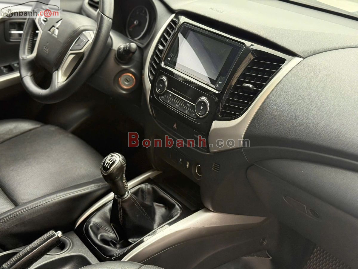 Bán ô tô Mitsubishi Pajero Sport 2.4D 4x2 MT - 2019 - xe cũ